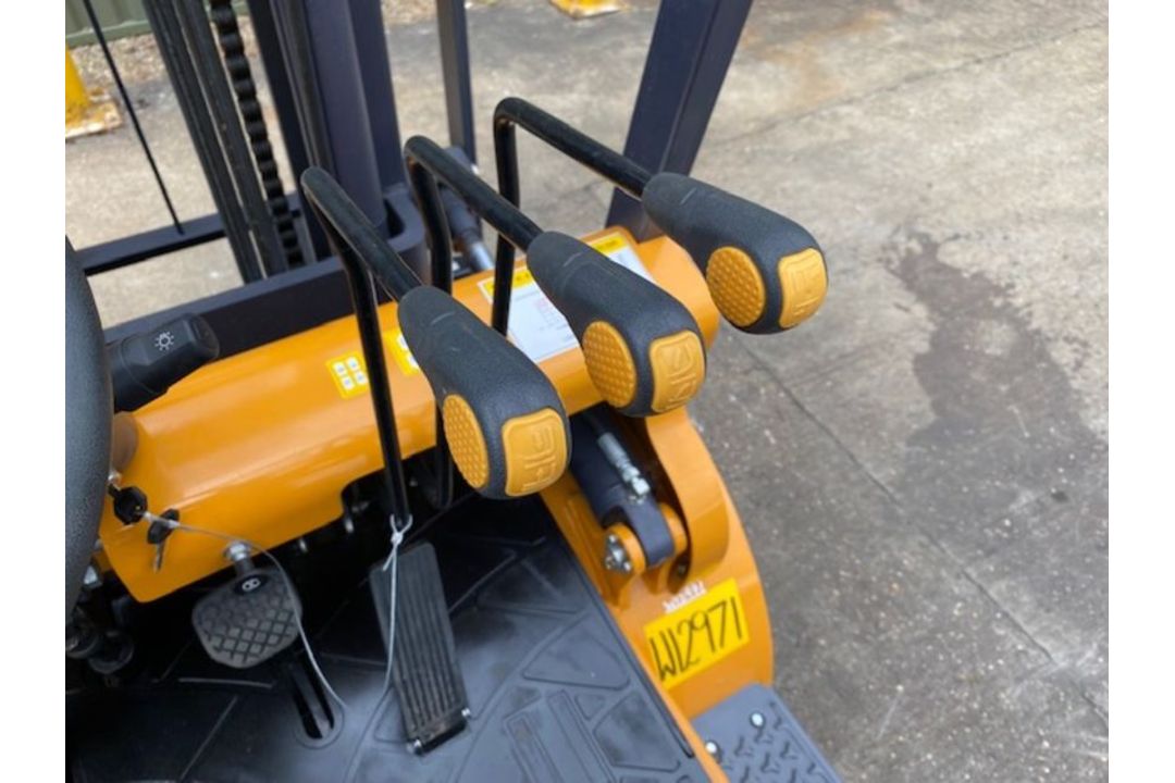 **NEW UNUSED 2022 Apache HH30Z 3000Kg Diesel Fork Lift Truck** - Image 30 of 37
