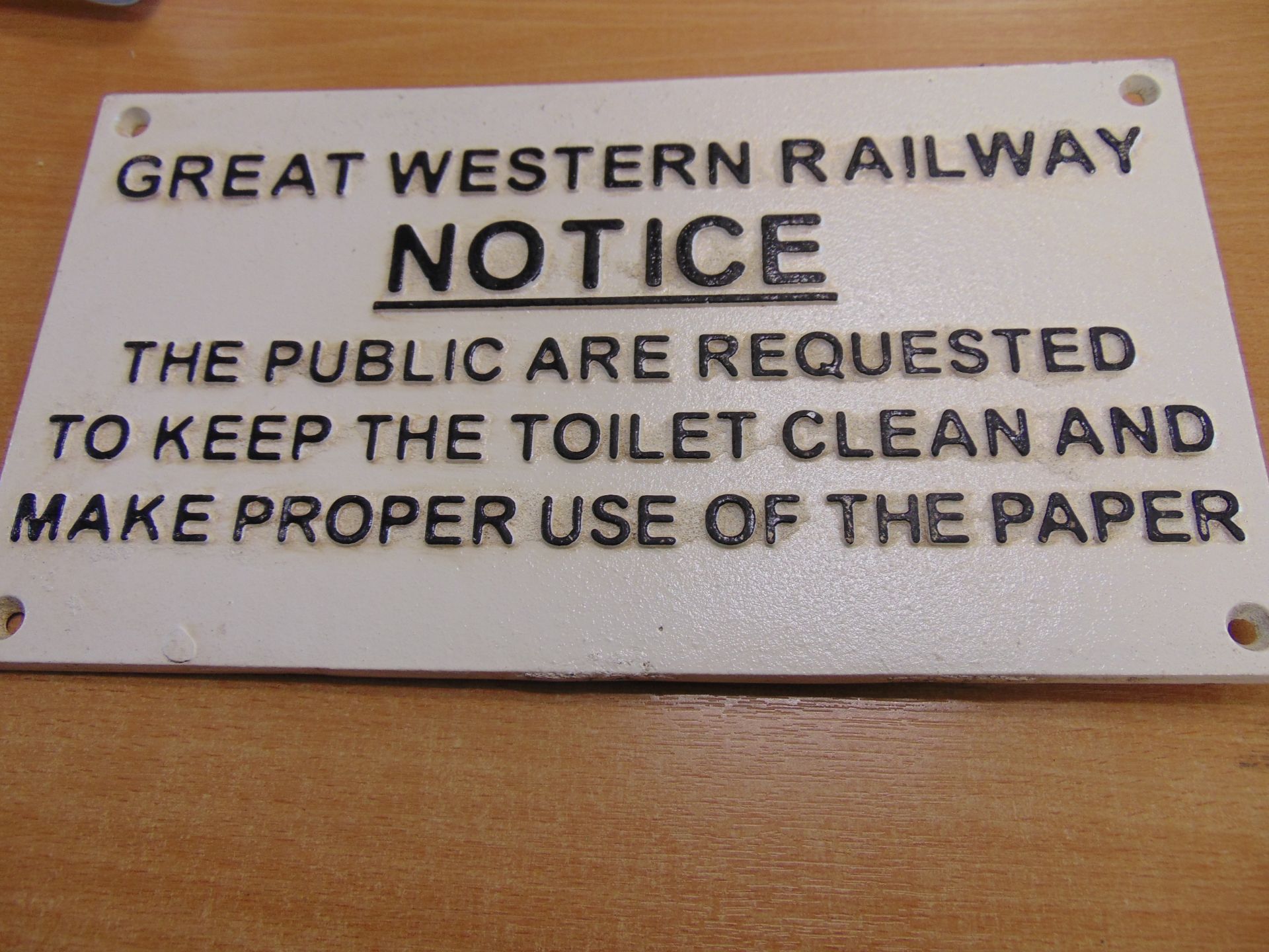 GREAT WESTERN RAILWAY CAST IRON SIGN 30X 15CMS - Image 3 of 3