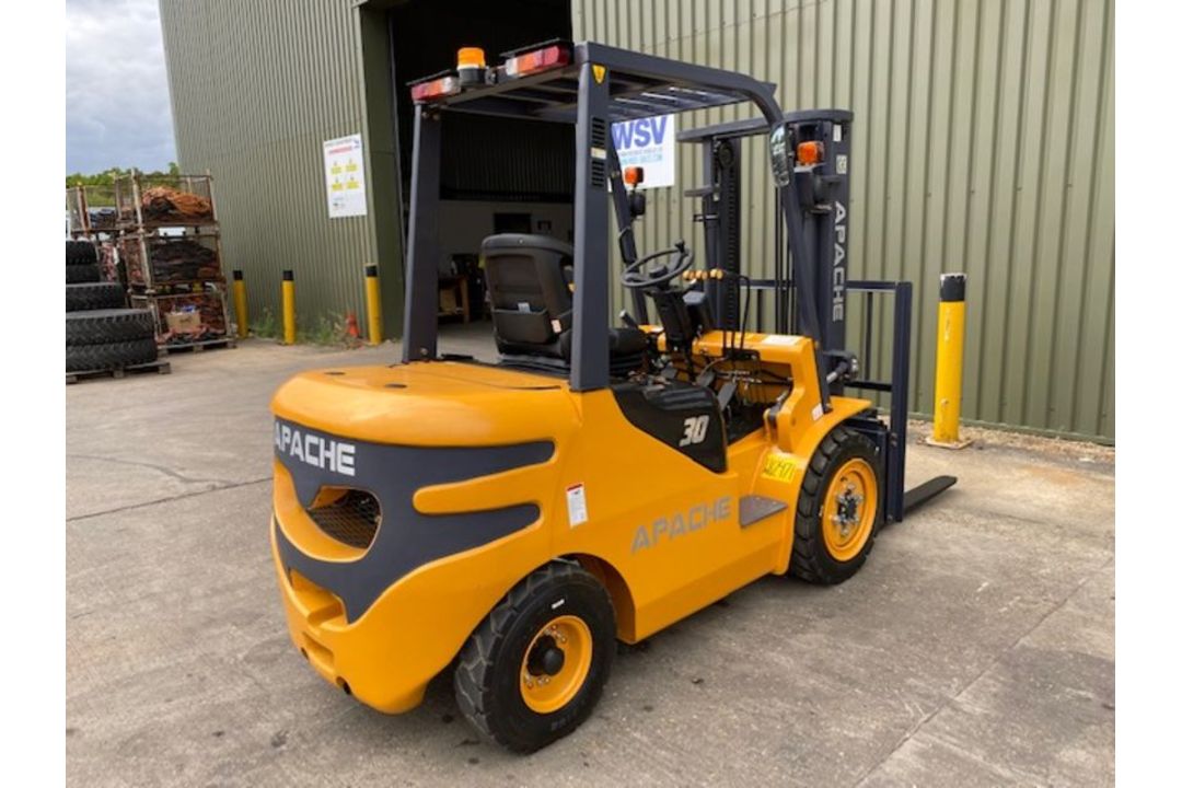 **NEW UNUSED 2022 Apache HH30Z 3000Kg Diesel Fork Lift Truck** - Image 8 of 37