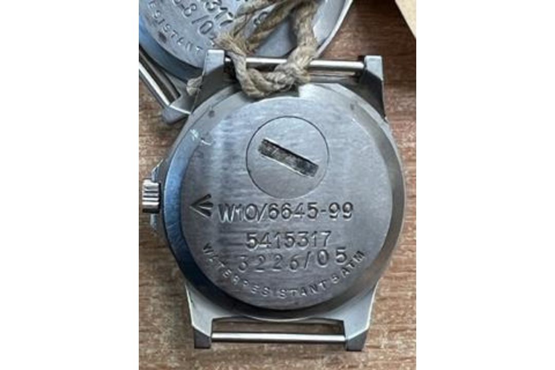2X CWC W10 BRITISH ARMY SERVICE WATCHES NATO MARKS WATER RESISTANT TO 5ATM DATE 2005/2006 - Image 5 of 10