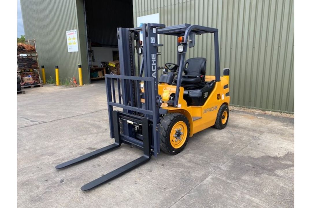 **NEW UNUSED 2022 Apache HH30Z 3000Kg Diesel Fork Lift Truck** - Image 4 of 37
