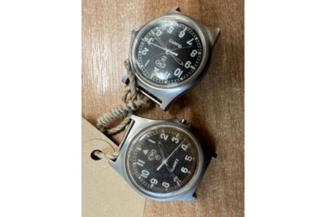 2X CWC W10 BRITISH ARMY SERVICE WATCHES NATO MARKS WATER RESISTANT TO 5ATM DATE 2005/2006 - Image 1 of 10