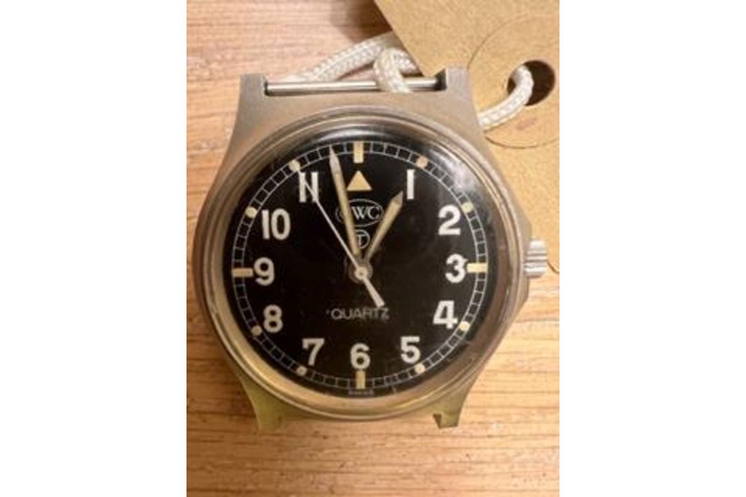 V.V. RARE CWC FAT BOY W10 BRITISH ARMY SERVICE WATCH NATO MARKS DATE 1982 ** FALKLANDS WAR** - Image 1 of 5