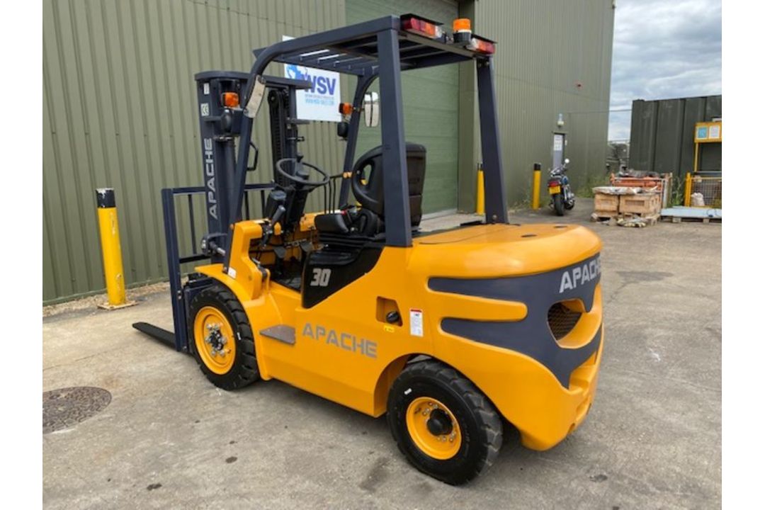 **NEW UNUSED 2022 Apache HH30Z 3000Kg Diesel Fork Lift Truck** - Image 6 of 37