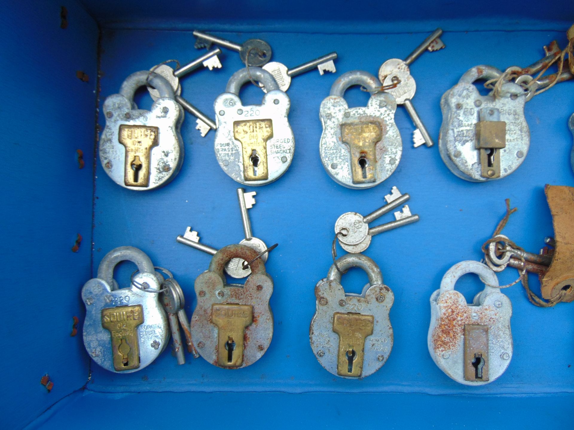 20 x MoD Padlocks c/w Keys - Image 4 of 5