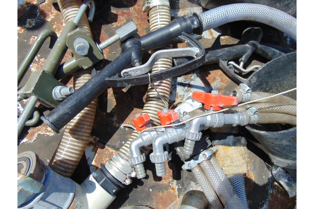 Hoses, Taps, Hammers, Hooks etc - Image 2 of 7