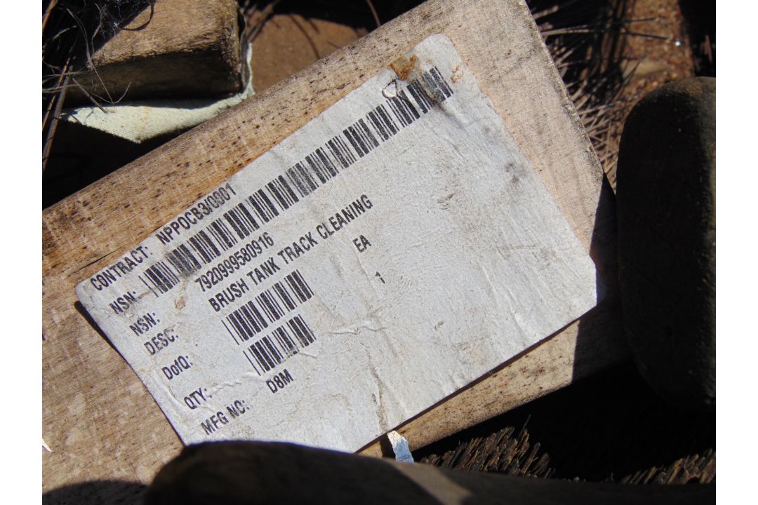 Approx 60 x Tank Track Cleaning Brushes - Image 4 of 4