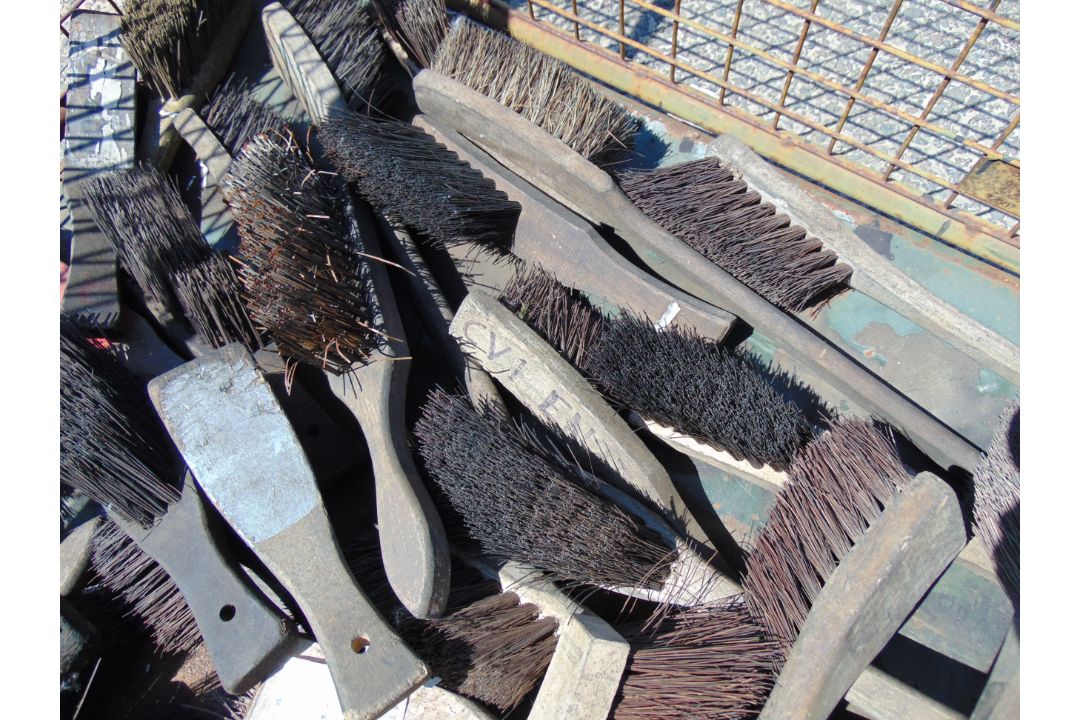 Approx 60 x Tank Track Cleaning Brushes - Image 3 of 4