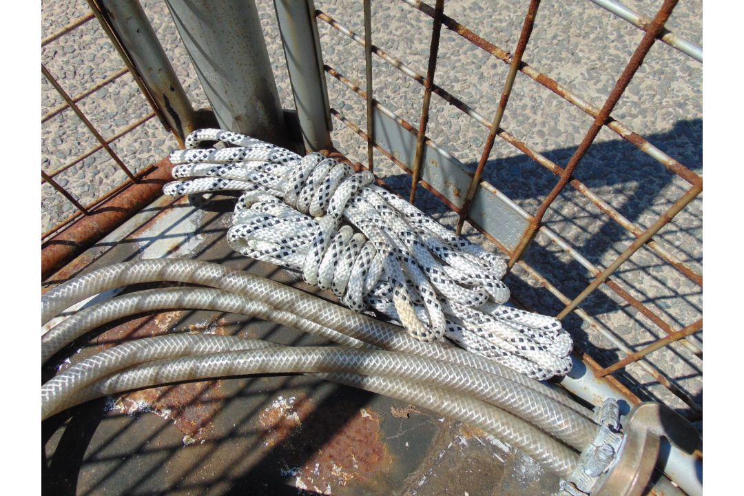 Hoses, Taps, Hammers, Hooks etc - Image 7 of 7