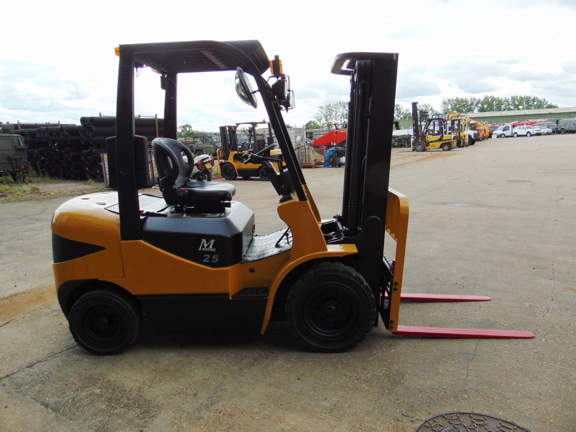Maximal M25 2500Kg Diesel Fork Lift Truck - Image 5 of 22