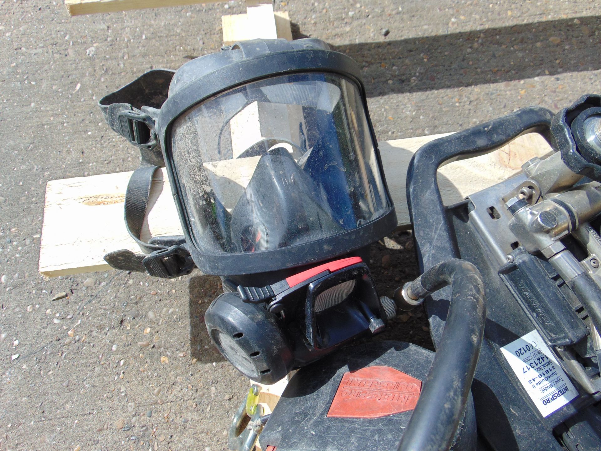 Interspiro Spiroguide II SCBA pack frame harness with Mask and 300 Bar Cylinder - Image 3 of 7