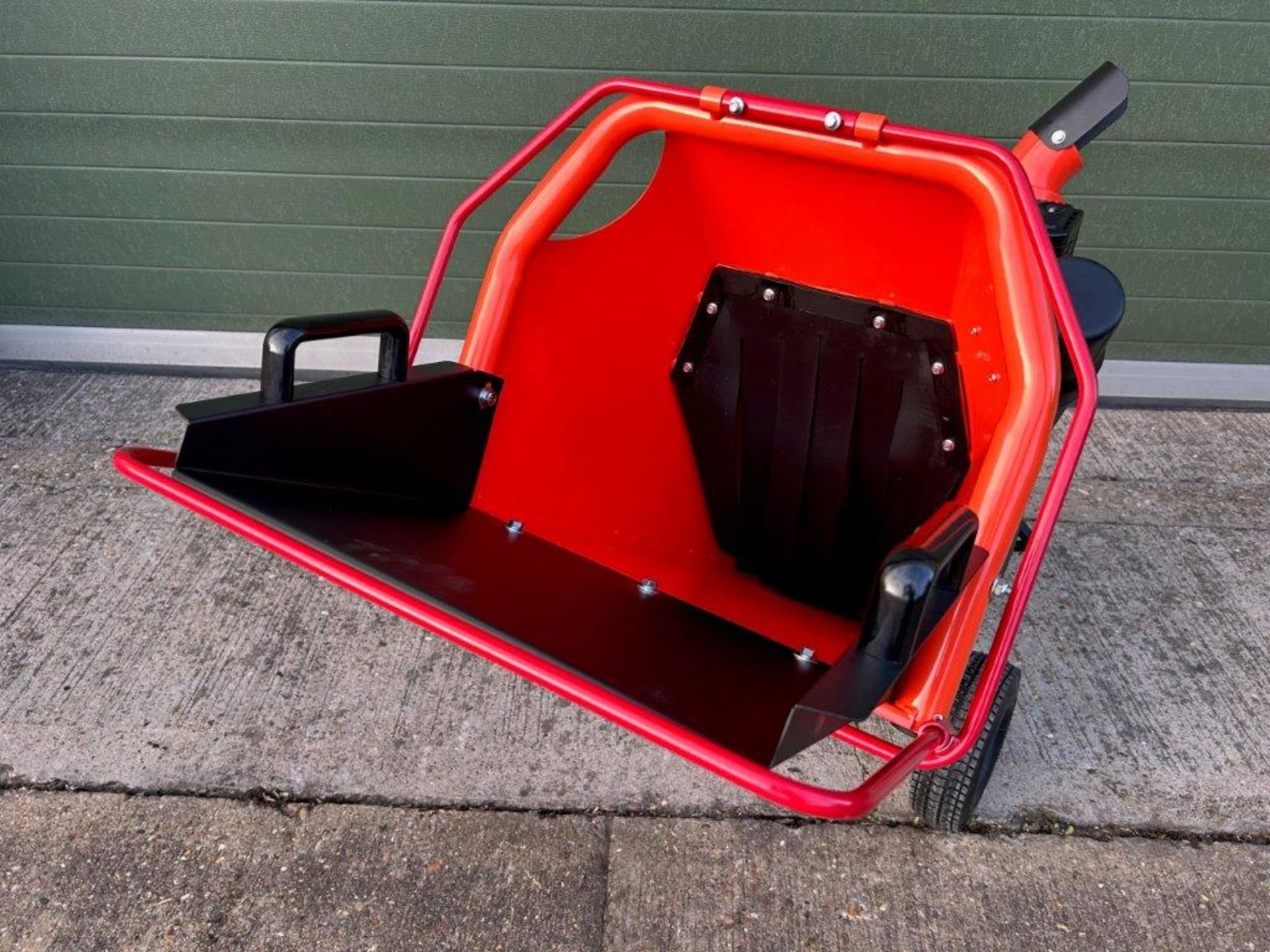 Brand New and unused, Armstrong DR-GS-65H Electric start Petrol Wood Chipper - Image 15 of 20