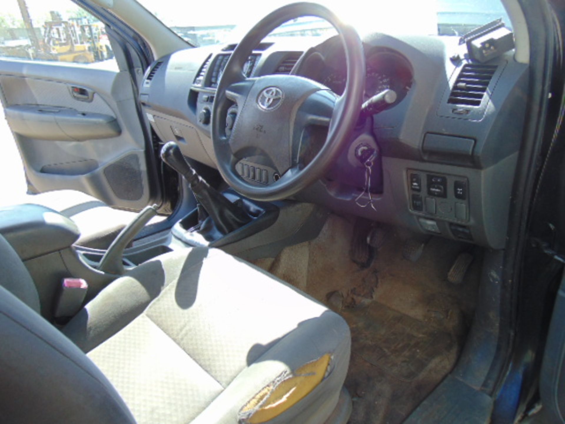 2012 Toyota Hilux HL2 Pick up 4x4 Double Cab with Truckman Hard Top - Image 20 of 41