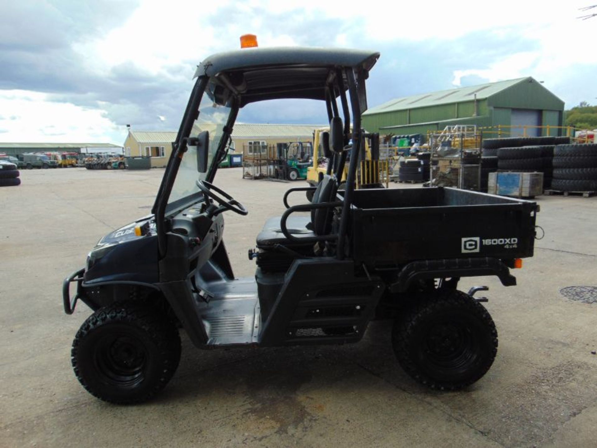2014 Cushman XD1600 4x4 Diesel Utility Vehicle Showing 985 hrs - Image 5 of 18