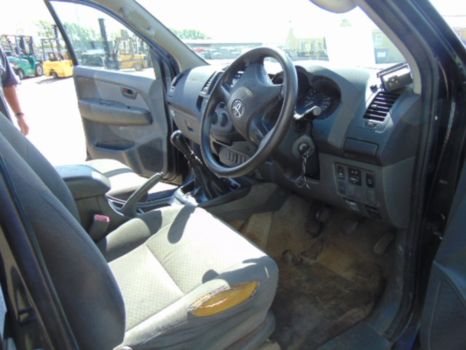 2012 Toyota Hilux HL2 Pick up 4x4 Double Cab with Truckman Hard Top - Image 28 of 41