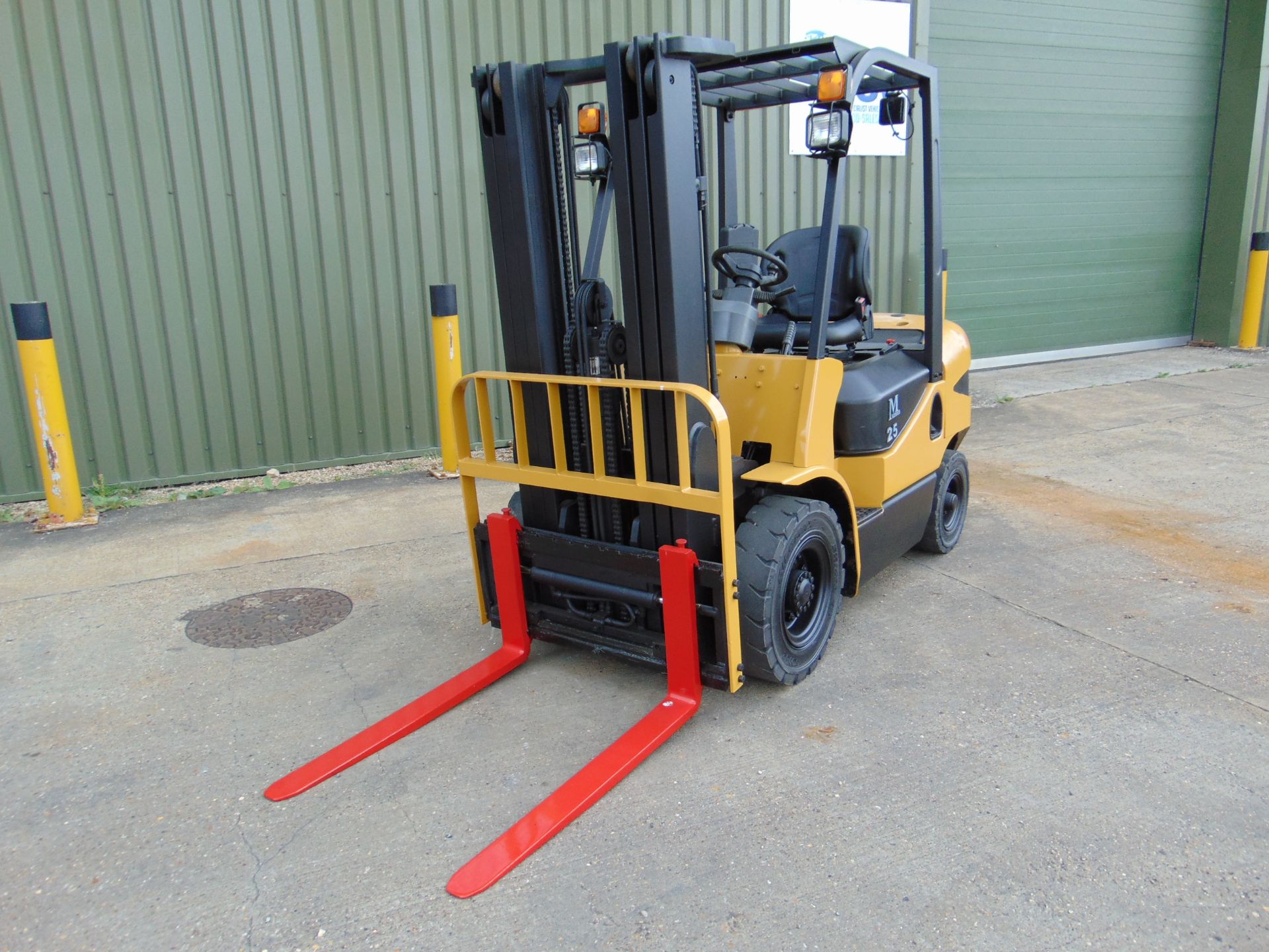 Maximal M25 2500Kg Diesel Fork Lift Truck - Image 2 of 22