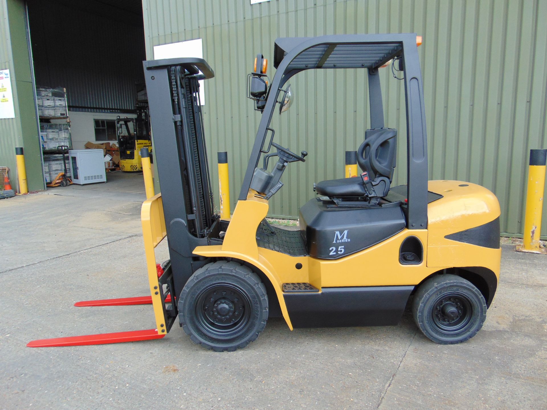 Maximal M25 2500Kg Diesel Fork Lift Truck - Image 9 of 22