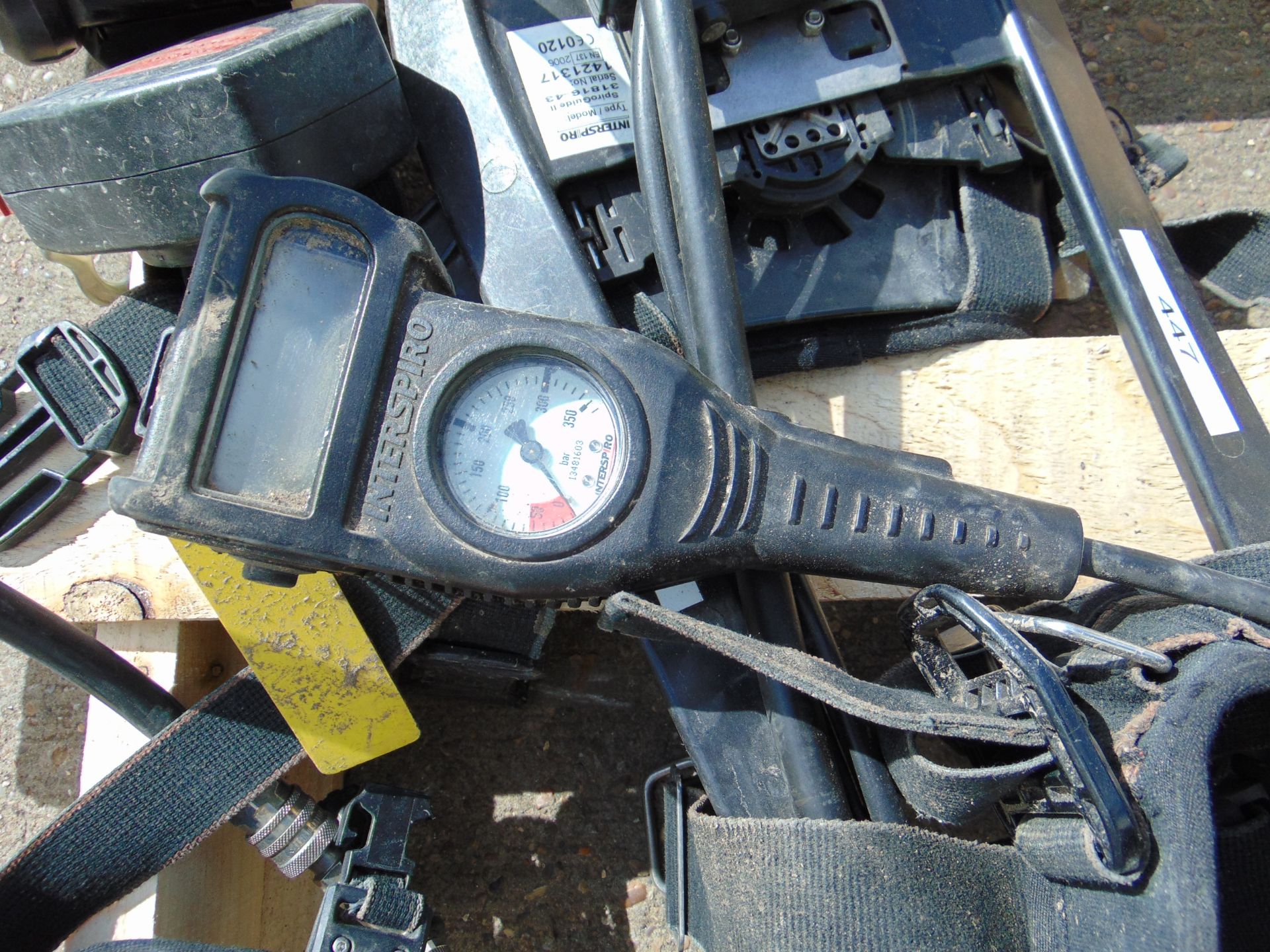 Interspiro Spiroguide II SCBA pack frame harness with Mask and 300 Bar Cylinder - Image 4 of 7