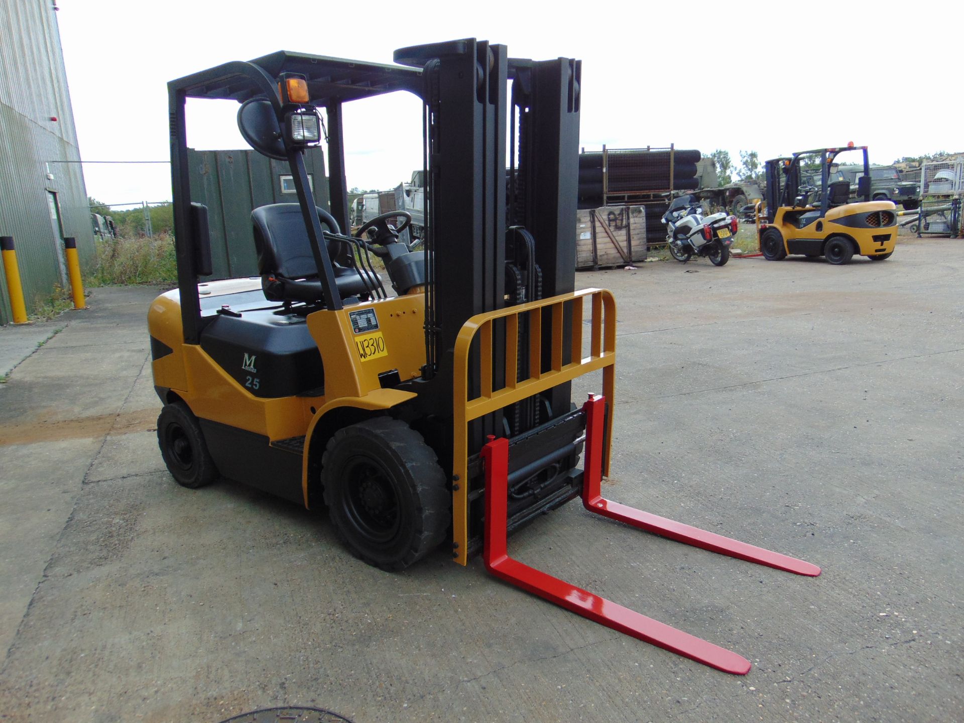 Maximal M25 2500Kg Diesel Fork Lift Truck - Image 4 of 22