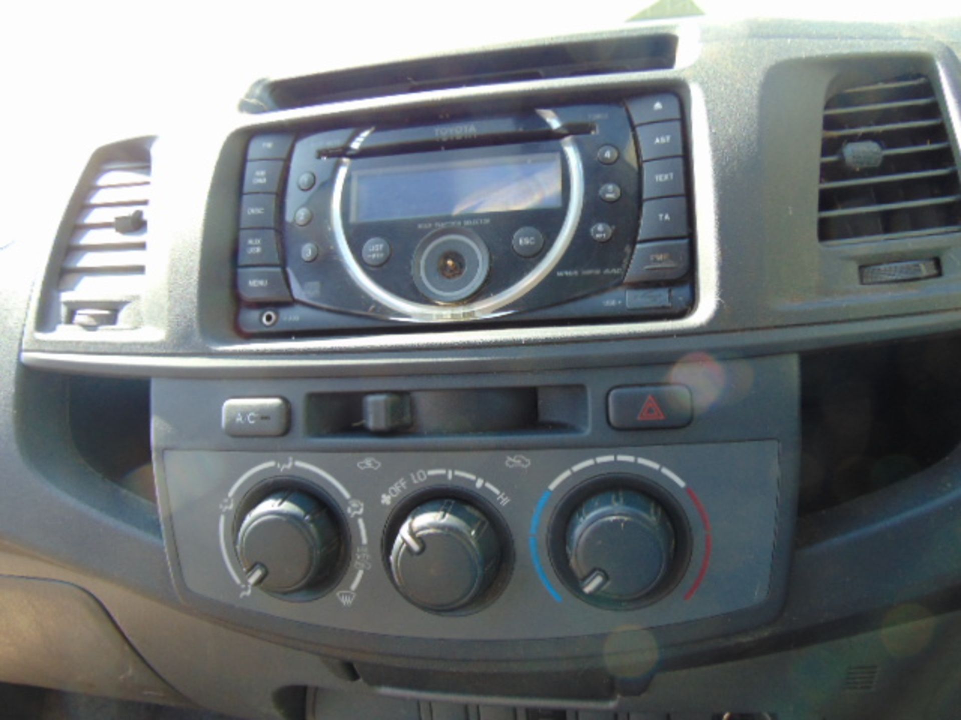 2012 Toyota Hilux HL2 Pick up 4x4 Double Cab with Truckman Hard Top - Image 25 of 41