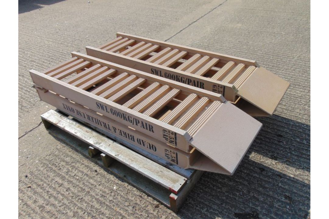 Pair of Heavy Duty Aluminium Folding Quad Bike Ramps, 3.1m long, SWL Per Ramp 600kg - Image 2 of 7