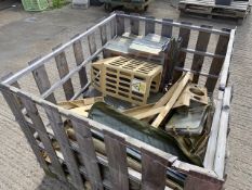 1x Stillage WIMK AMMO Cans, Windscreen Covers, Wire Cutters etc