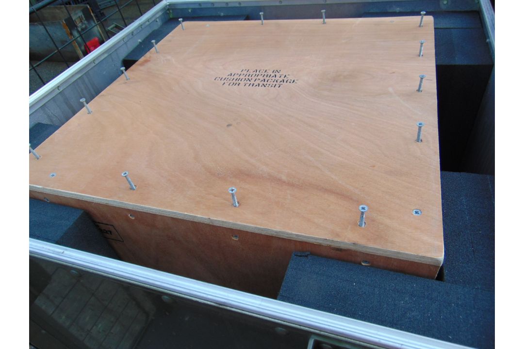 AFV Sight Periscope Gyro Stabilized Head assembly for MBT Challenger Tank in Transit Case - Image 8 of 11