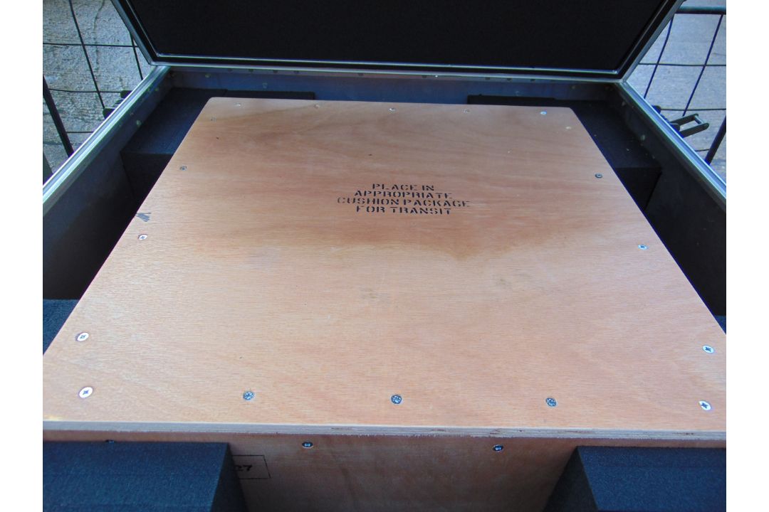 AFV Sight Periscope Gyro Stabilized Head assembly for MBT Challenger Tank in Transit Case - Image 6 of 8
