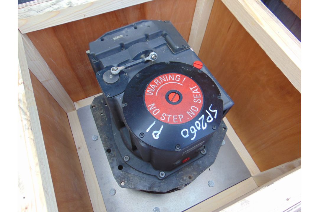 AFV Sight Periscope Gyro Stabilized Head assembly for MBT Challenger Tank in Transit Case - Image 4 of 8