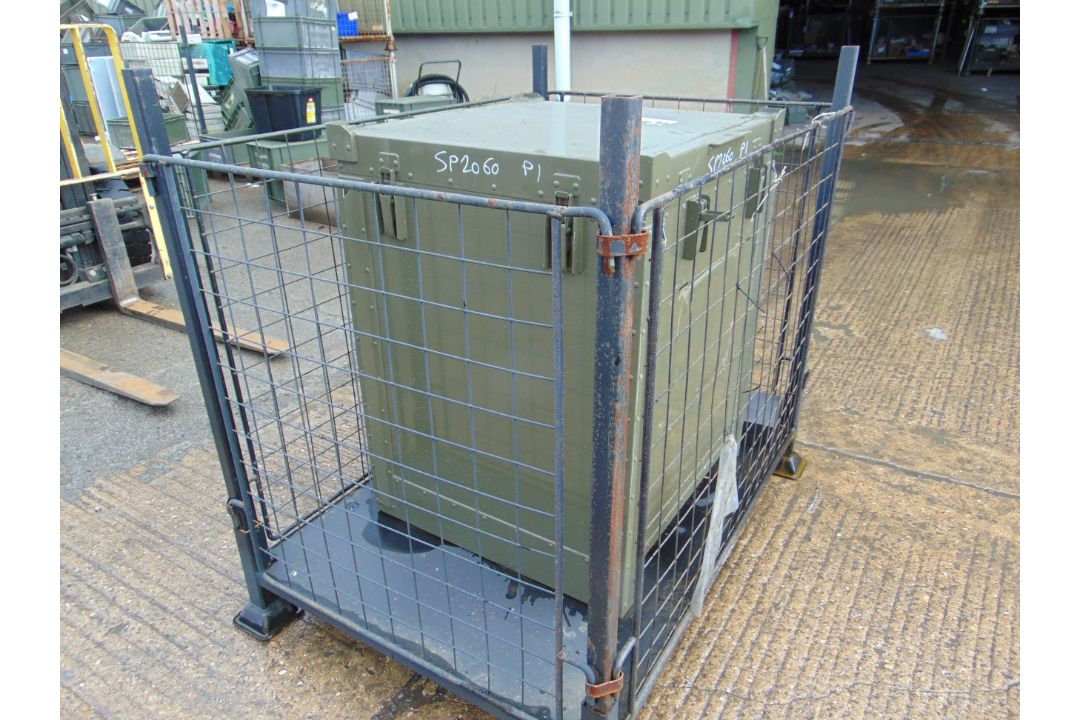 AFV Sight Periscope Gyro Stabilized Head assembly for MBT Challenger Tank in Transit Case - Image 2 of 11
