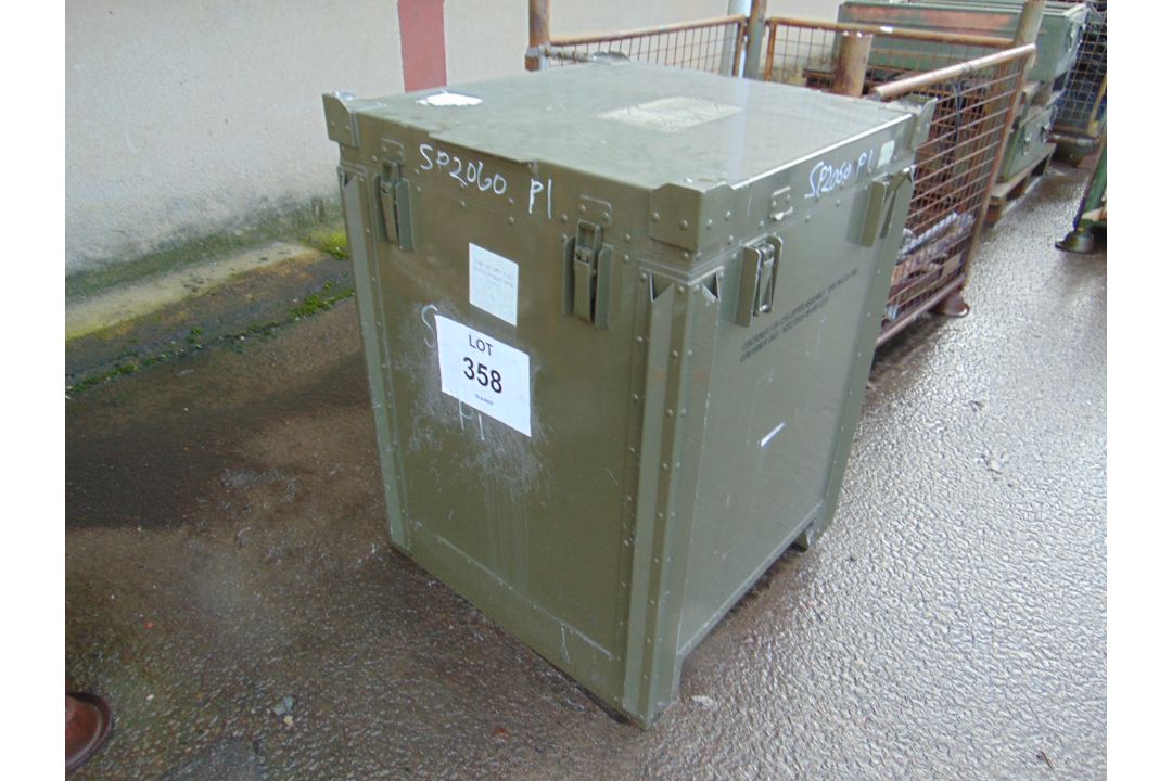 AFV Sight Periscope Gyro Stabilized Head assembly for MBT Challenger Tank in Transit Case - Image 1 of 8