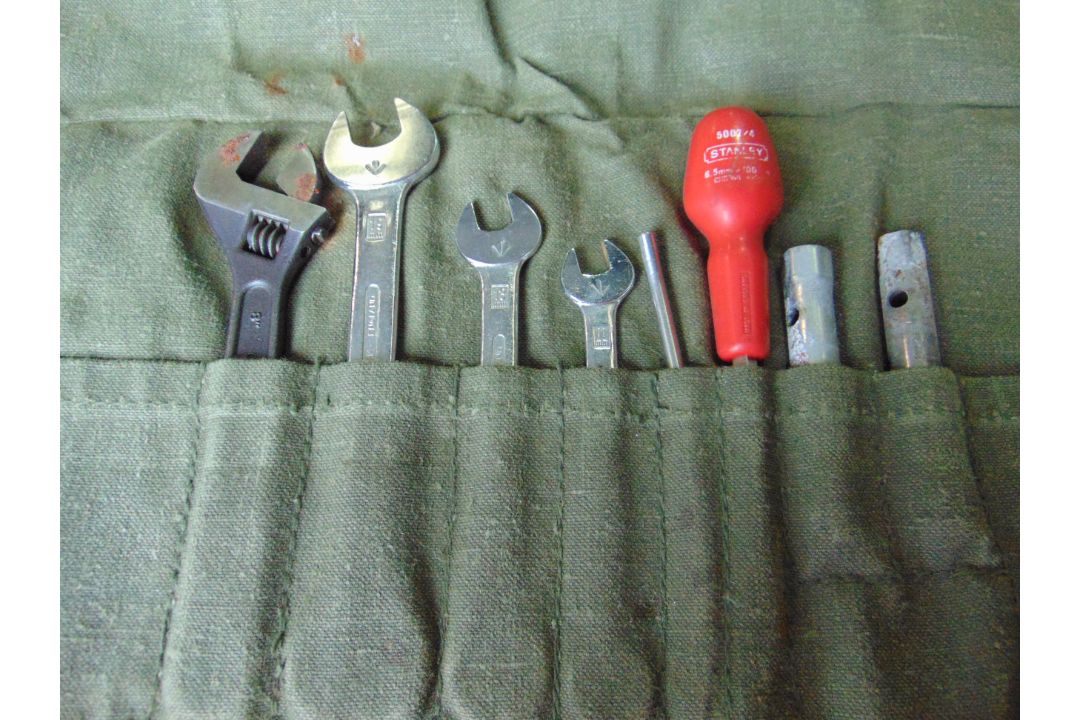 Land Rover FFR issue Tool Kit and Roll - Image 1 of 3