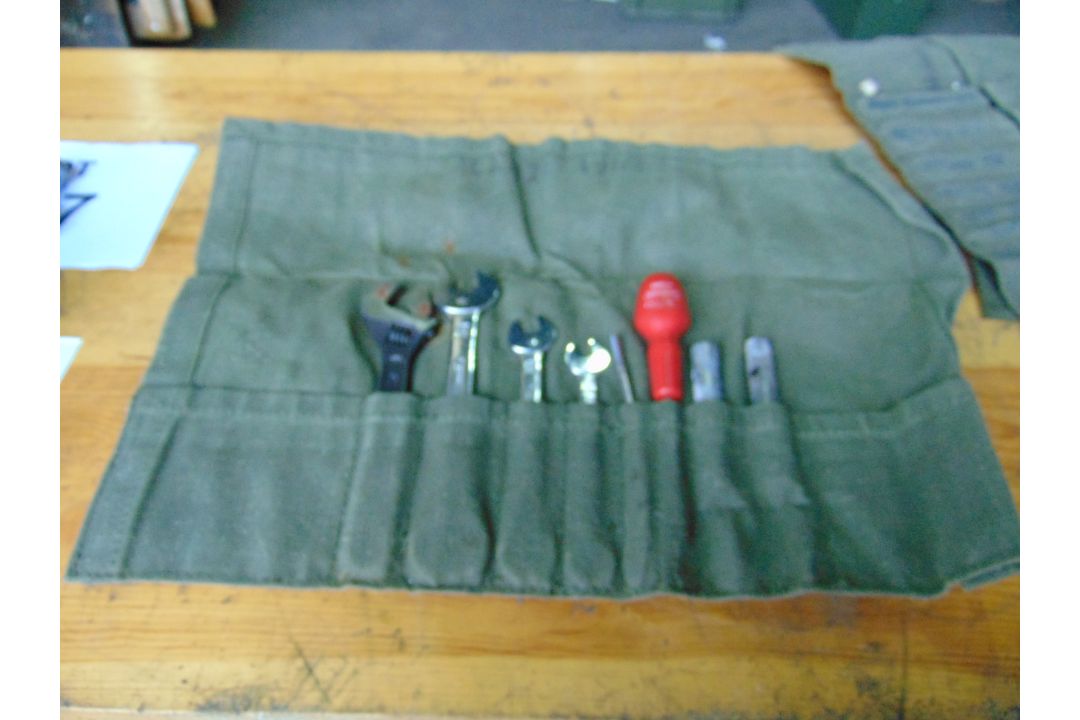 Land Rover FFR issue Tool Kit and Roll - Image 2 of 3