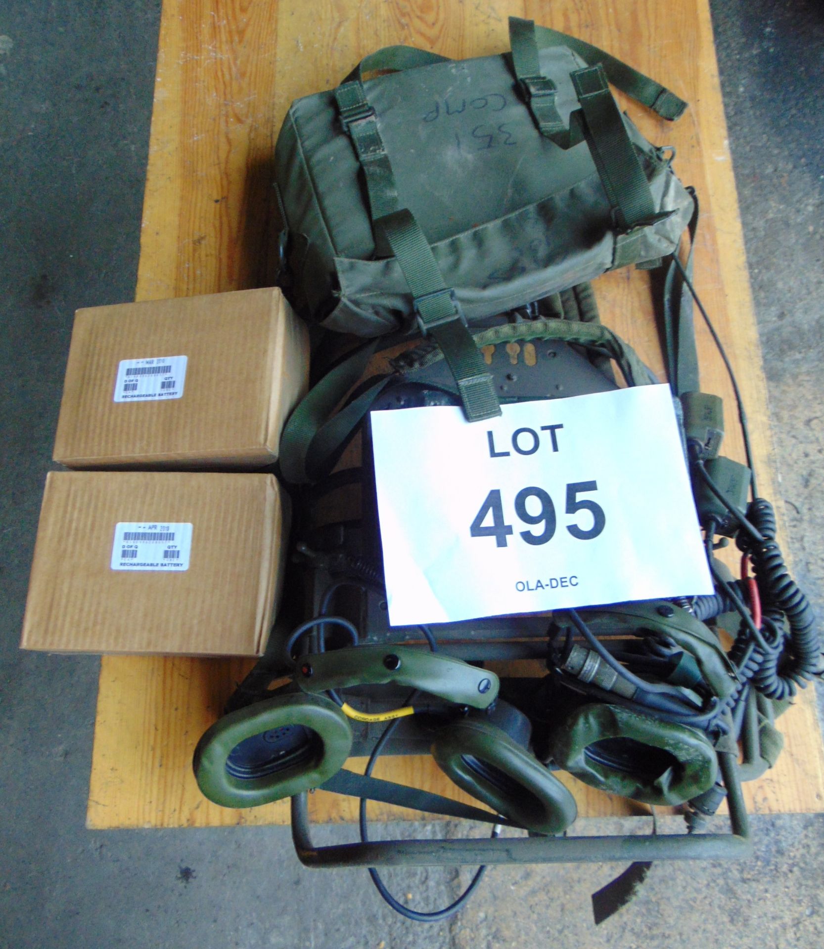 UK RT 351 Transmitter Receiver C/W Kit & 2 Batteries