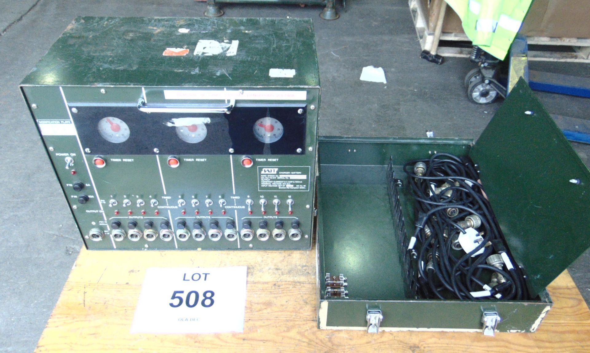 Very Rare SAFT Clansman 24V Universal Radio Battery Charger 240V Mains c/w Leads Instructions