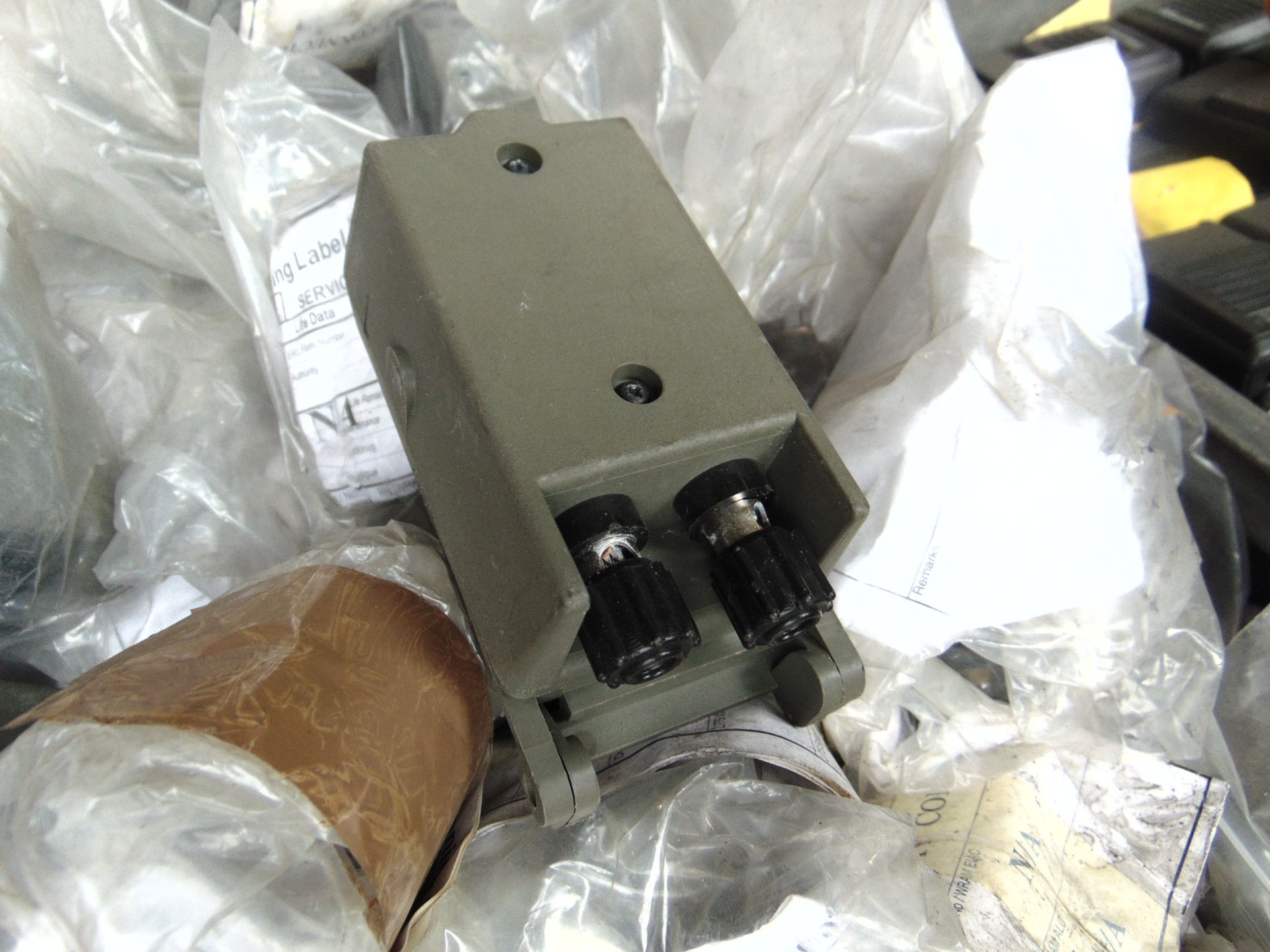 1 x Stillage of Clansman Radio Equipment inc MT1000 Walkie-Talkies x 120, Chargers ect - Image 6 of 10