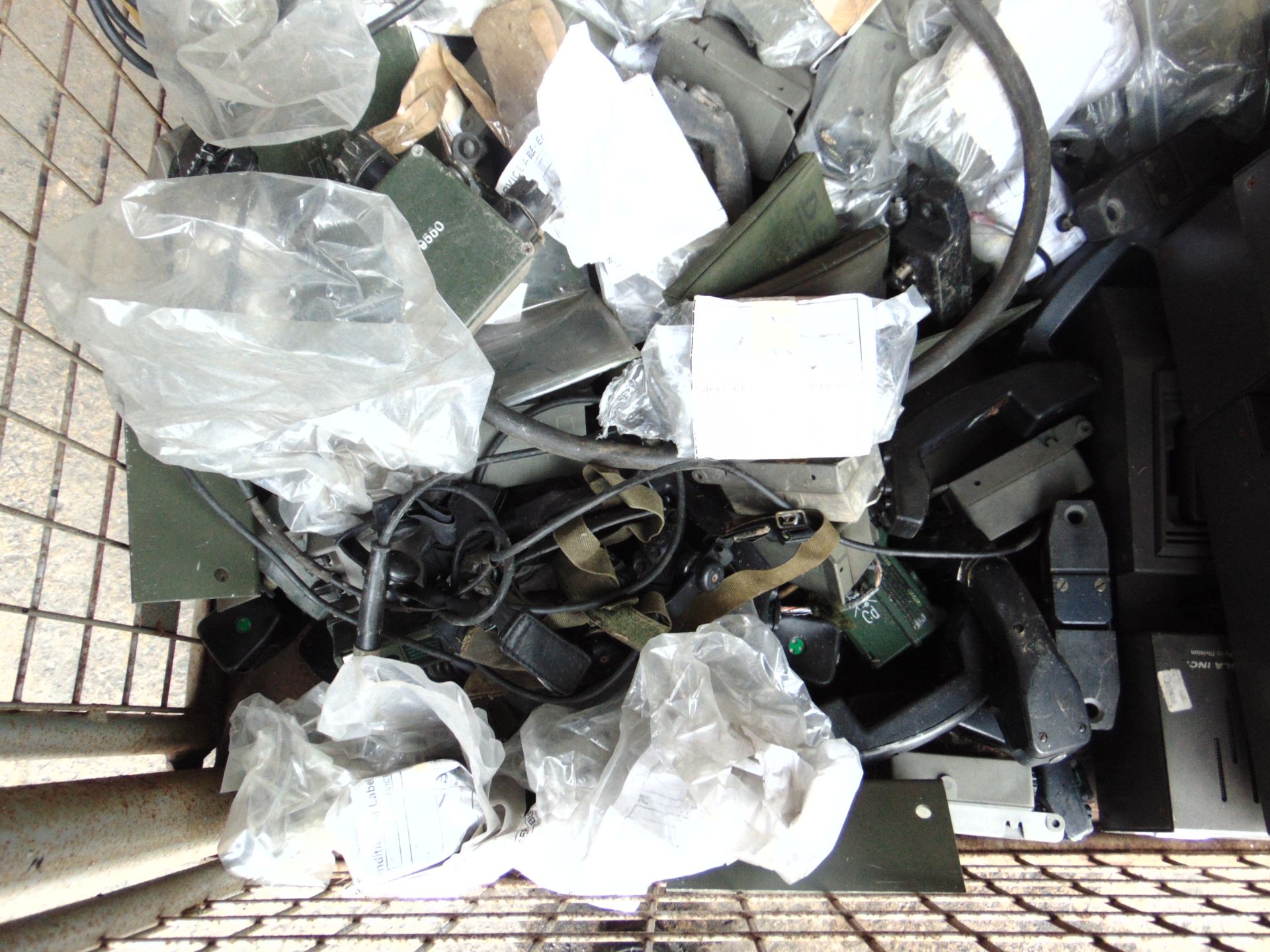 1 x Stillage of Clansman Radio Equipment inc MT1000 Walkie-Talkies x 120, Chargers ect - Image 3 of 10