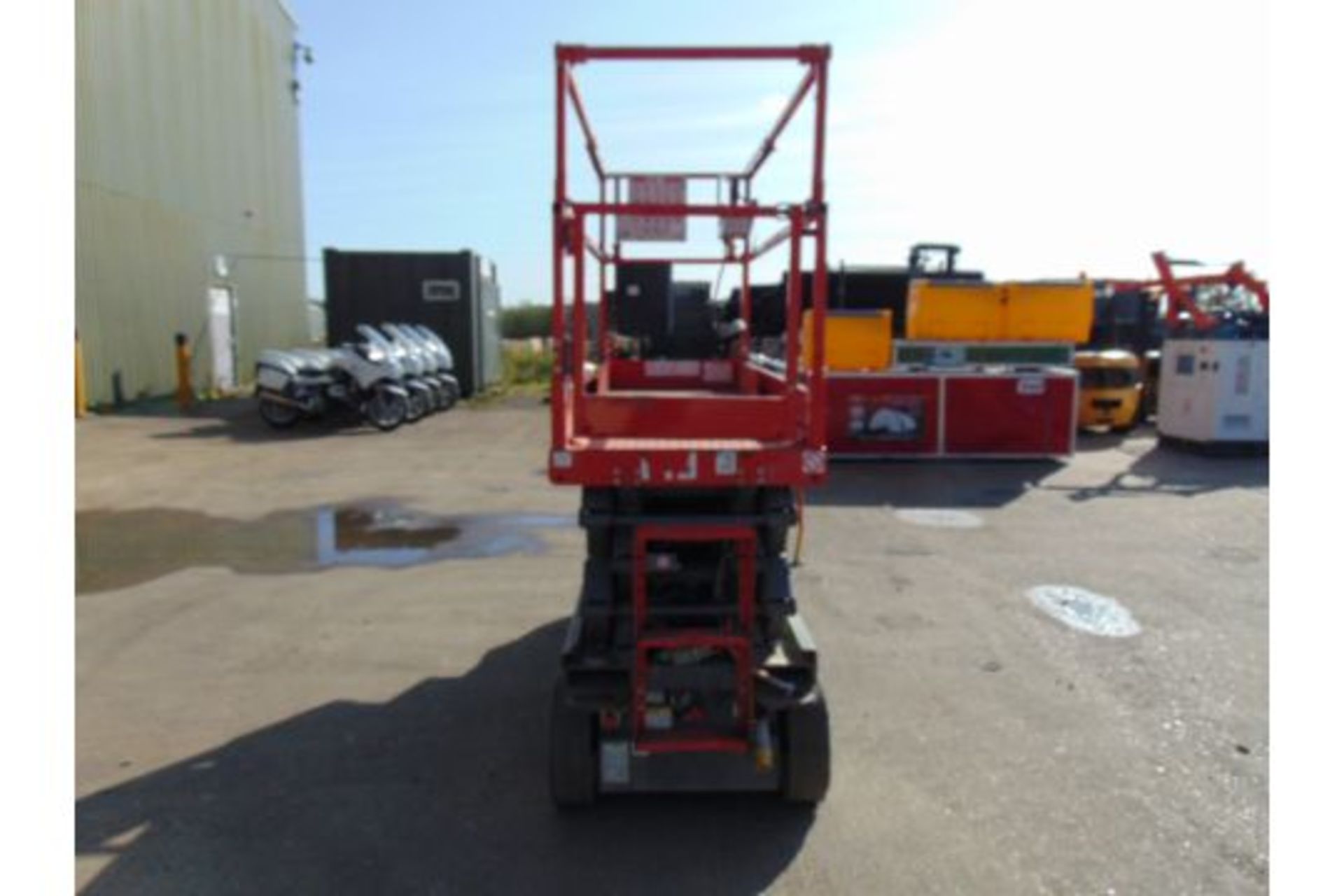 Skyjack SJIII 3226 Electric Scissor Lift Access Platform ONLY 195 Hours! - Image 3 of 17