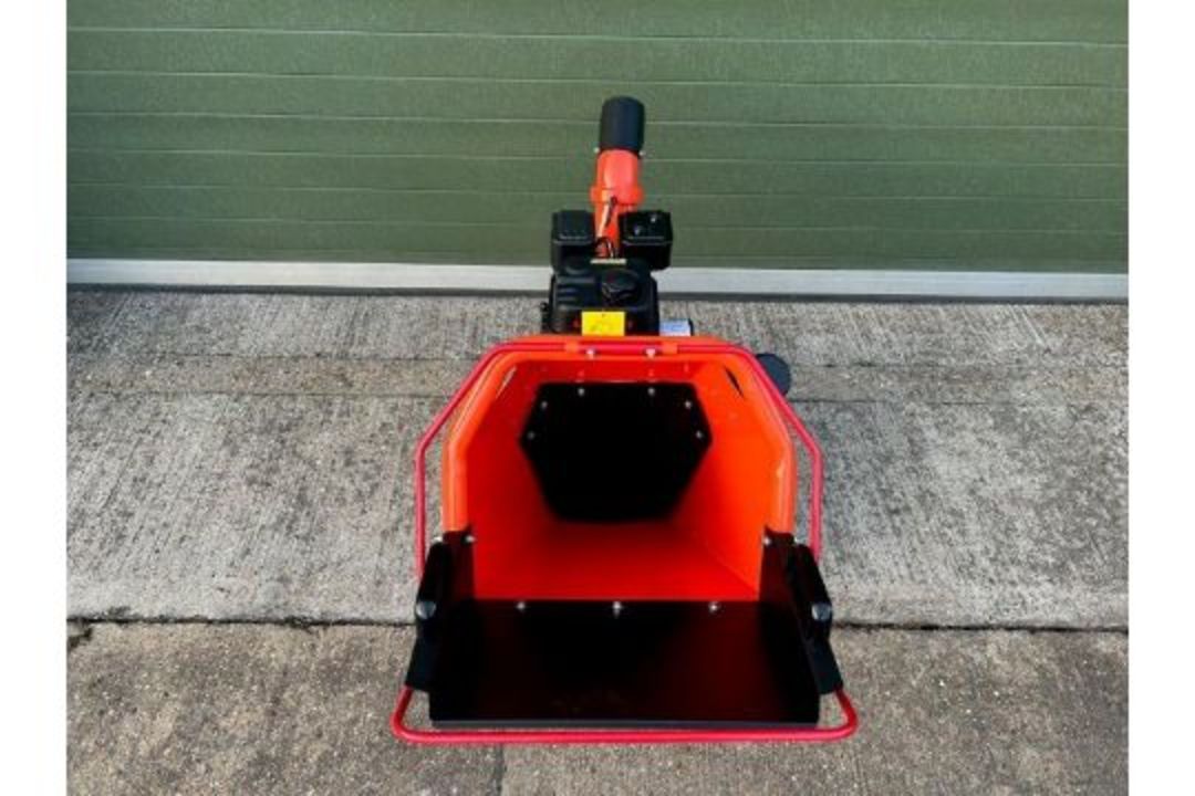 Brand New and unused, Armstrong DR-GS-65H Electric start Petrol Wood Chipper - Image 7 of 20