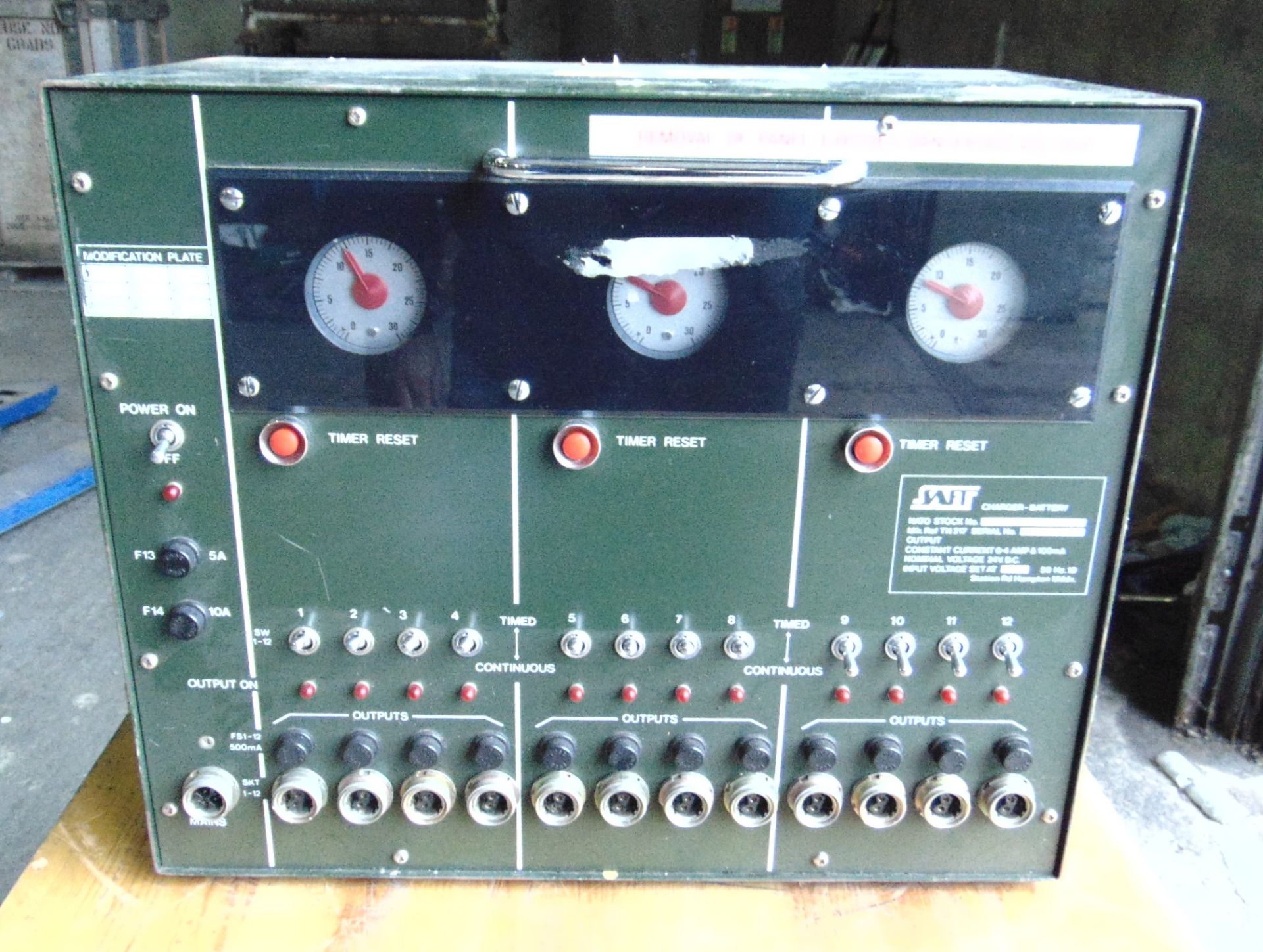 Very Rare SAFT Clansman 24V Universal Radio Battery Charger 240V Mains c/w Leads Instructions - Image 3 of 8