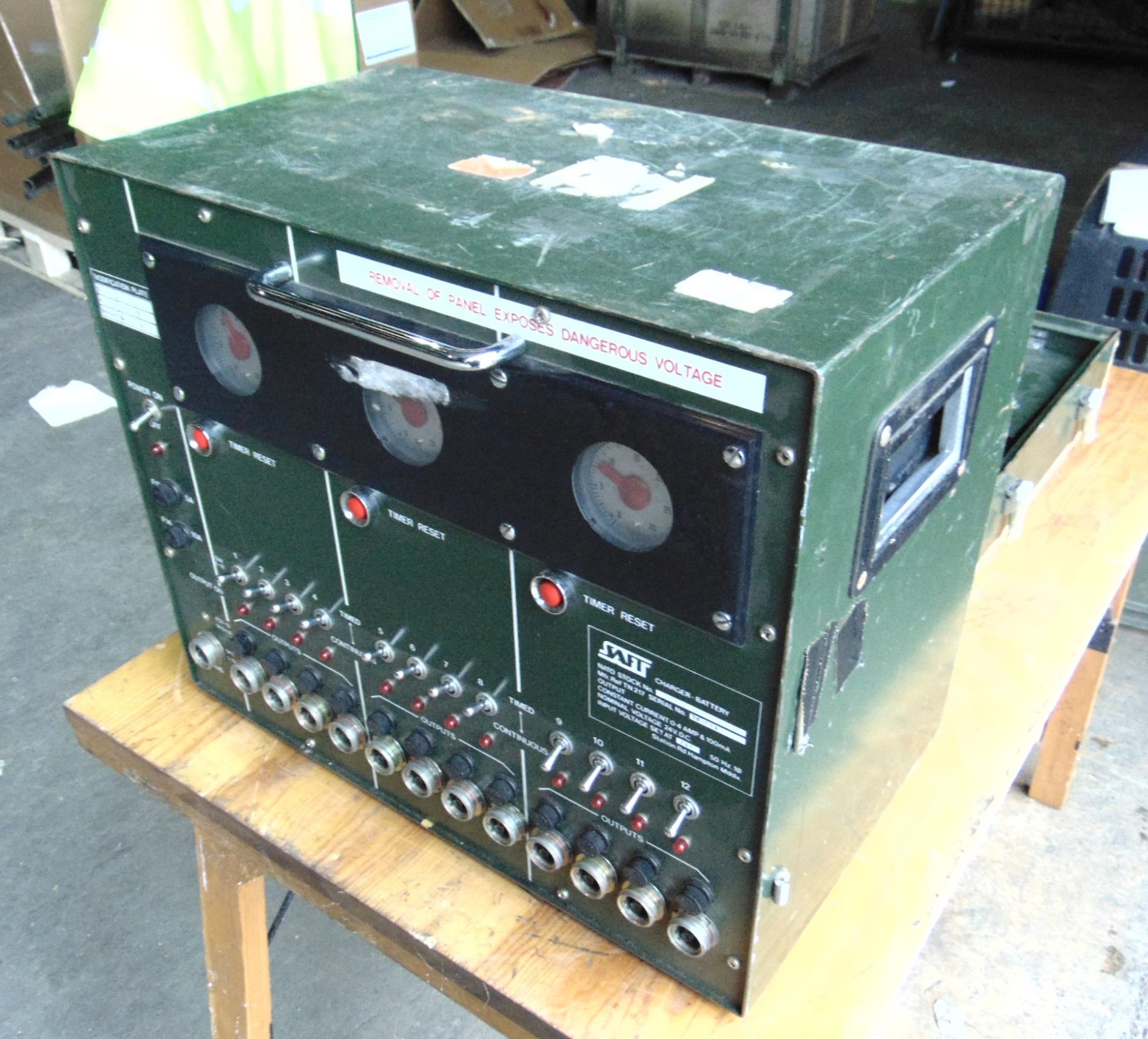 Very Rare SAFT Clansman 24V Universal Radio Battery Charger 240V Mains c/w Leads Instructions - Image 6 of 8
