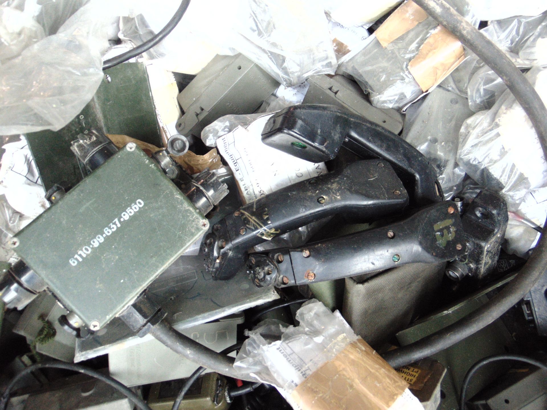 1 x Stillage of Clansman Radio Equipment inc MT1000 Walkie-Talkies x 120, Chargers ect - Image 7 of 10