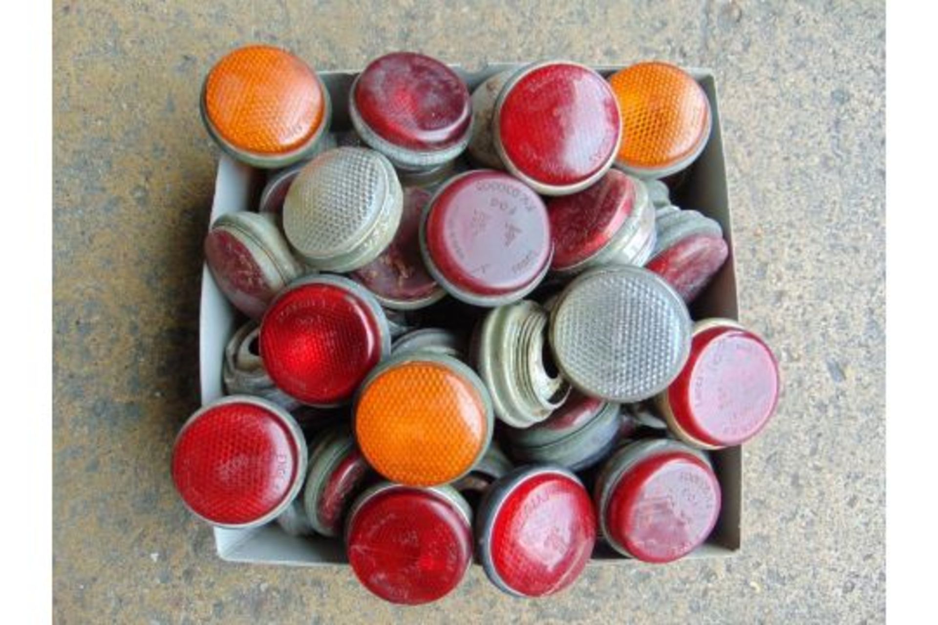 You are bidding for 50 x Land Rover Screw On NATO Lens - Image 2 of 2