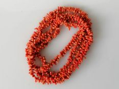 An early 20th century coral necklace, 120 cm