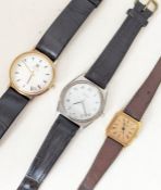 A vintage Zenith Automatic wristwatch with 9ct gold case, champagne dial 30mm