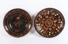 ZWEI TELLER, Keramik, polychrom bemalt und glasiert, best., Dm 28, wohl SPANIEN, 18./19.Jh. 