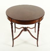 KLEINER RUNDER TISCH, wohl Mahagoni, H 70, Dm 76, FRANKREICH, wohl E.19.Jh. 