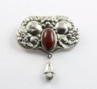 JUGENDSTIL-BROSCHE, 800/ooo Silber, Karneolbesatz, L 5,7, 23,4, um 1900 