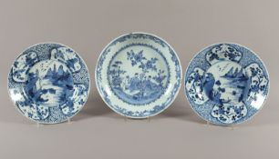 Drei Teller, blau-weiß, China, 18.Jh.