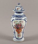 Deckelvase, Porzellan, China, um 1800